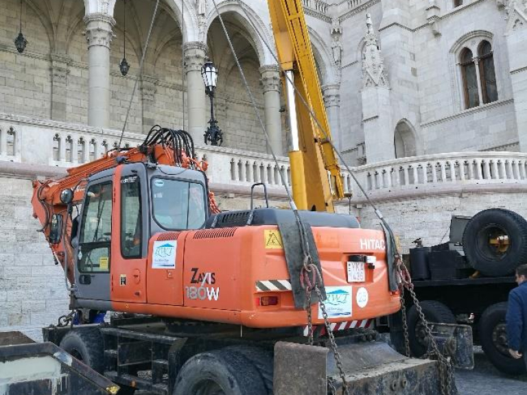 Orszaghaz-deli-terasz-000