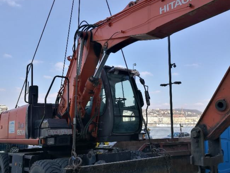 Orszaghaz-deli-terasz-001