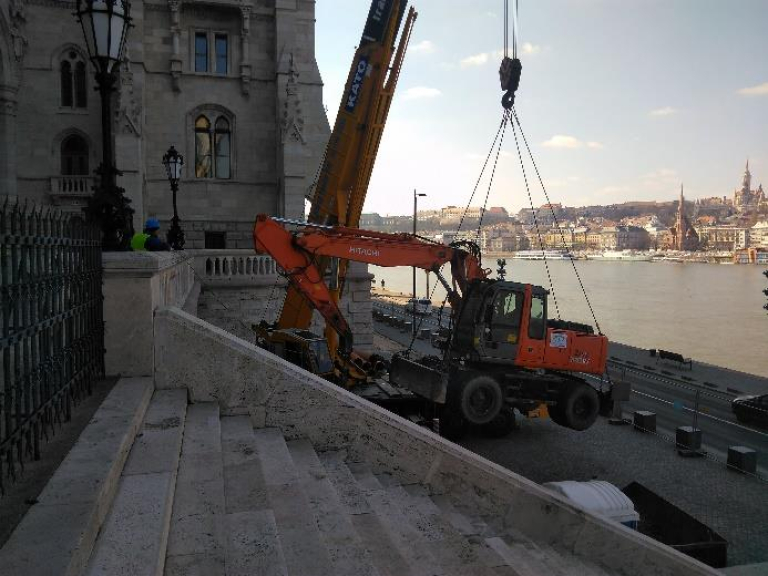 Orszaghaz-deli-terasz-002